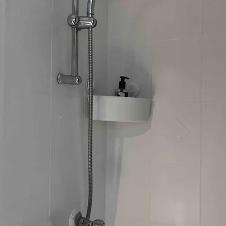 Pour Deux Face A La Tour Eiffel * Paris