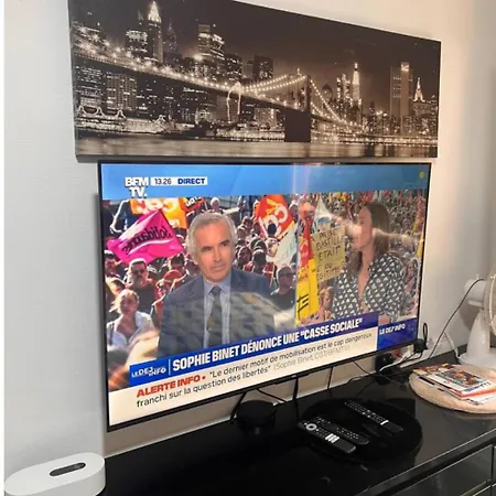 Pour Deux Face A La Tour Eiffel * Parigi